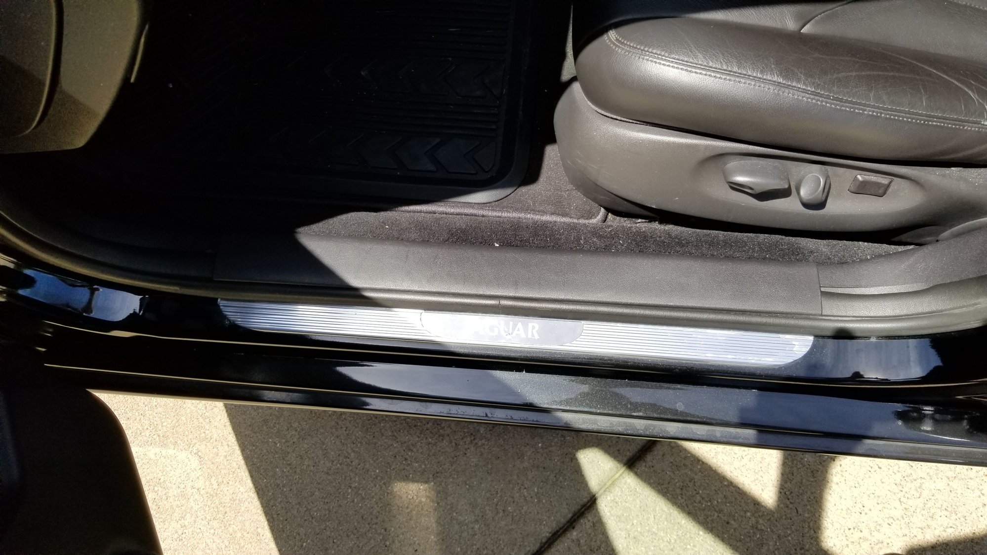 2000 Jaguar S-Type - Original Owner S Type - Used - VIN SAJDA01C6YFL12308 - 37,800 Miles - 6 cyl - 2WD - Automatic - Sedan - Black - Edwardsville, IL 62025, United States