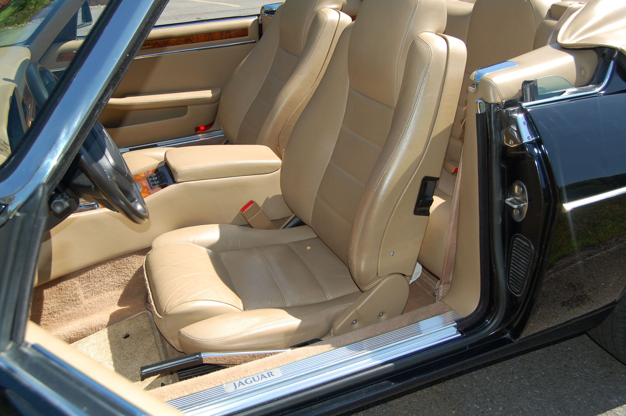 1995 Jaguar XJS - 1995 Jaguar XJS 2+2 6 cyl convertible for sale - Used - VIN SAJNX2747SC197788 - 6 cyl - 2WD - Automatic - Convertible - Black - Hot Springs Village, AR 71909, United States