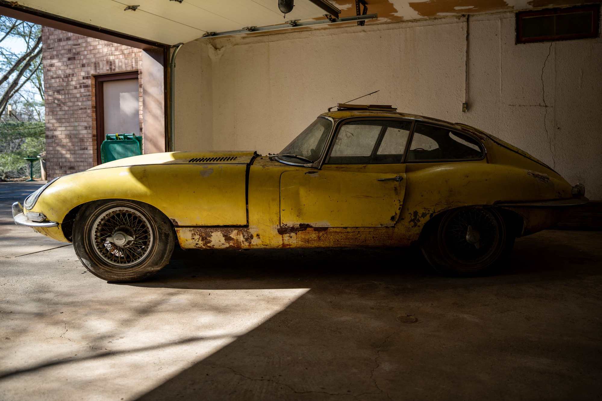 1964 Jaguar XKE - 1964 Jaguar XKE For Sale in Michigan - Used - VIN 00000000000889110 - 66,618 Miles - 6 cyl - 2WD - Manual - Coupe - Yellow - Romeo, MI 48065, United States