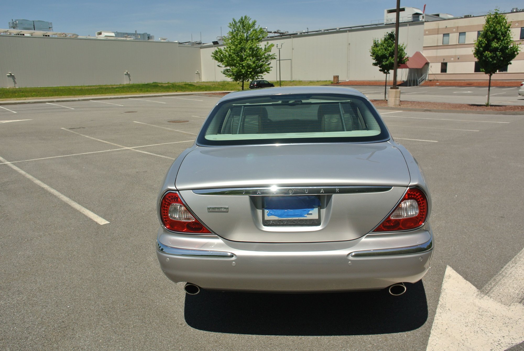 2004 Jaguar Vanden Plas - 2004 Jaguar Vanden Plas with fully fucntioning factory air-electronic suspension - Used - VIN SAJEA74C14SG11606 - 167,200 Miles - 8 cyl - 2WD - Automatic - Sedan - Silver - South Windsor, CT 06074, United States