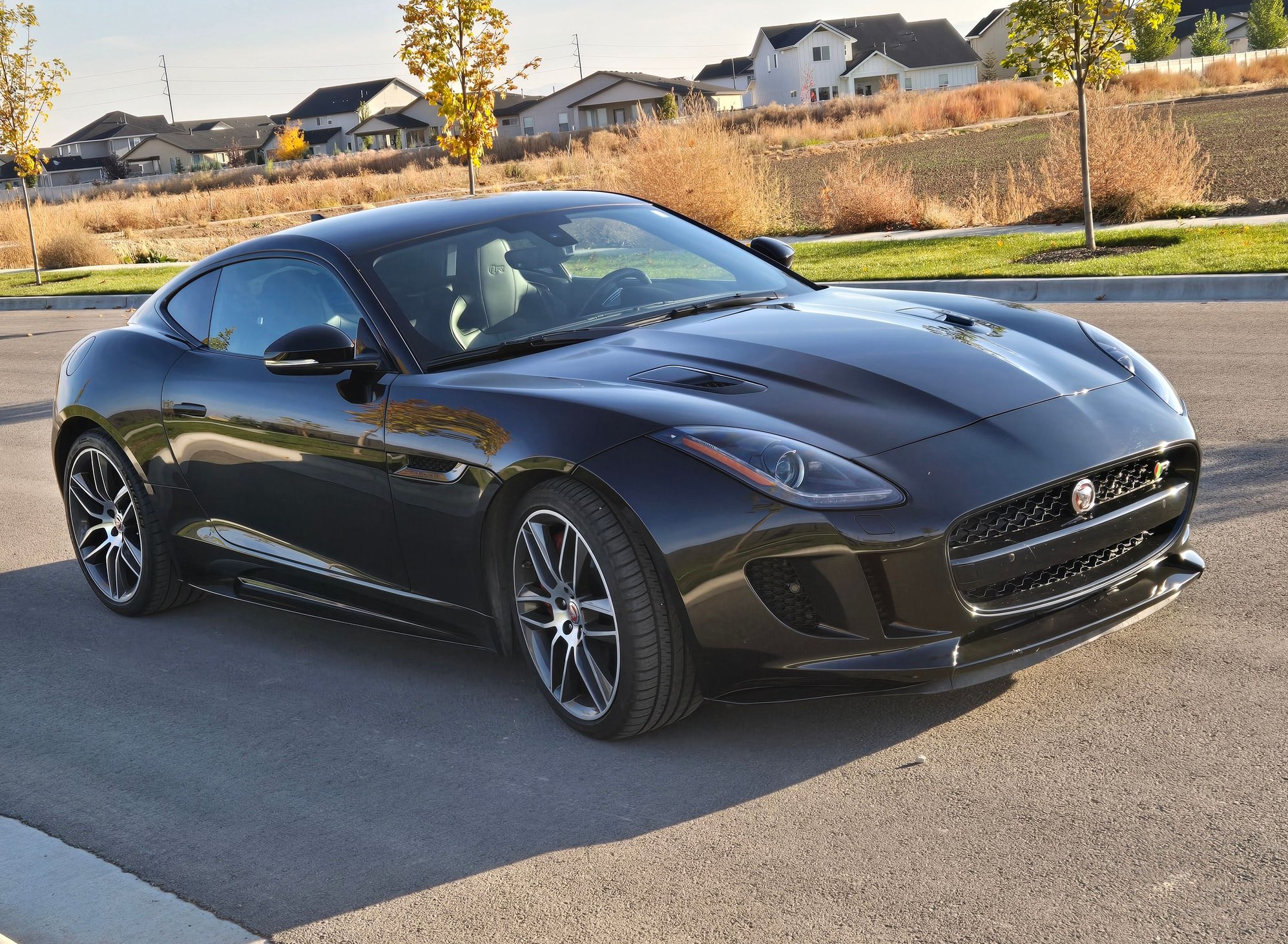 2016 Jaguar F-Type - 2016 Jaguar F-Type R - AWD - Low Miles - Used - VIN SAJWJ6DL9GMK33622 - 27,952 Miles - 8 cyl - AWD - Automatic - Coupe - Black - Meridian, ID 83646, United States