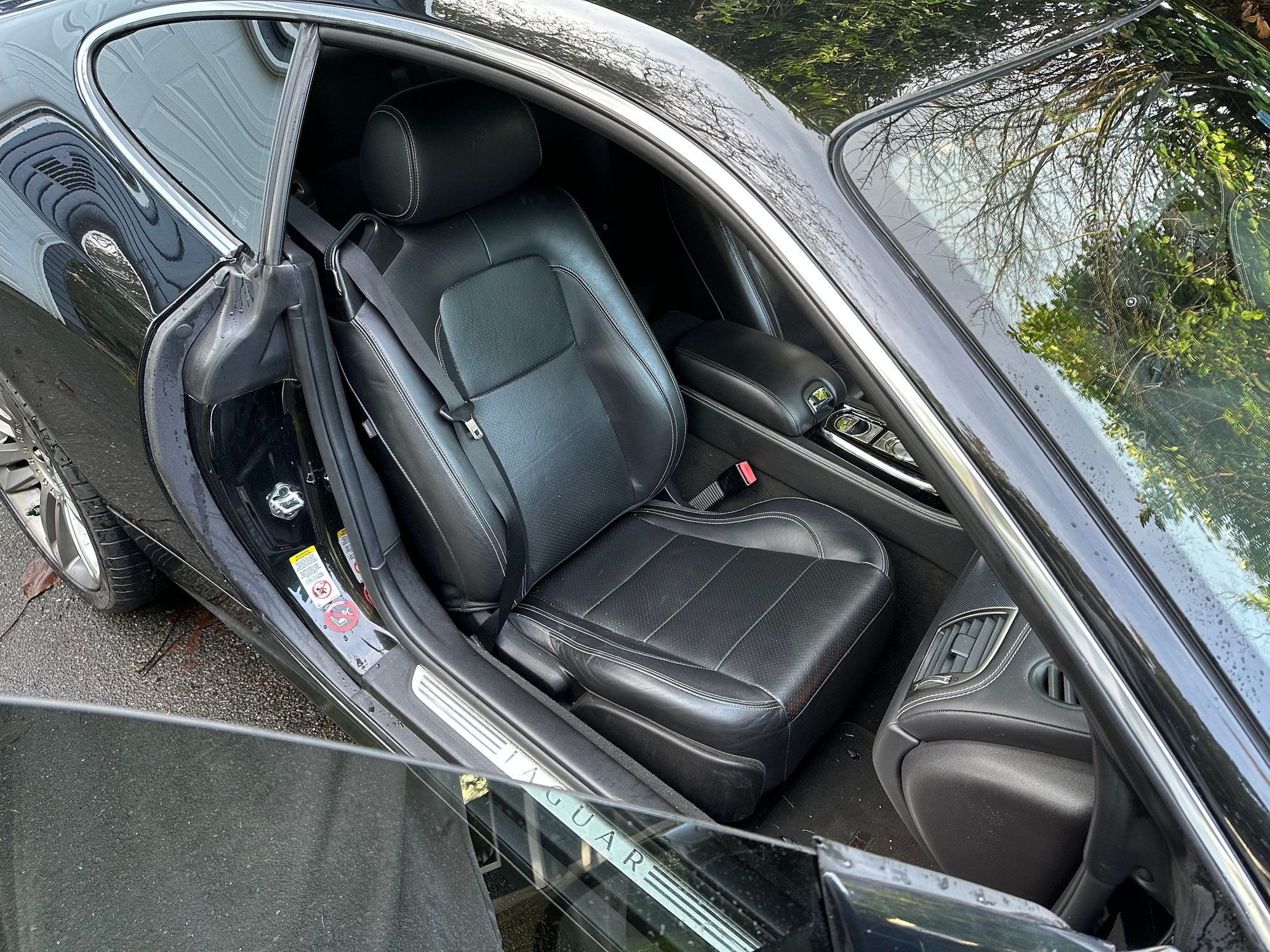 2010 Jaguar XKR - 2010 Jaguar XKR - Used - VIN SAJWA4DC0AMB34931 - 84,100 Miles - 8 cyl - 2WD - Automatic - Coupe - Black - Seattle, WA 98188, United States