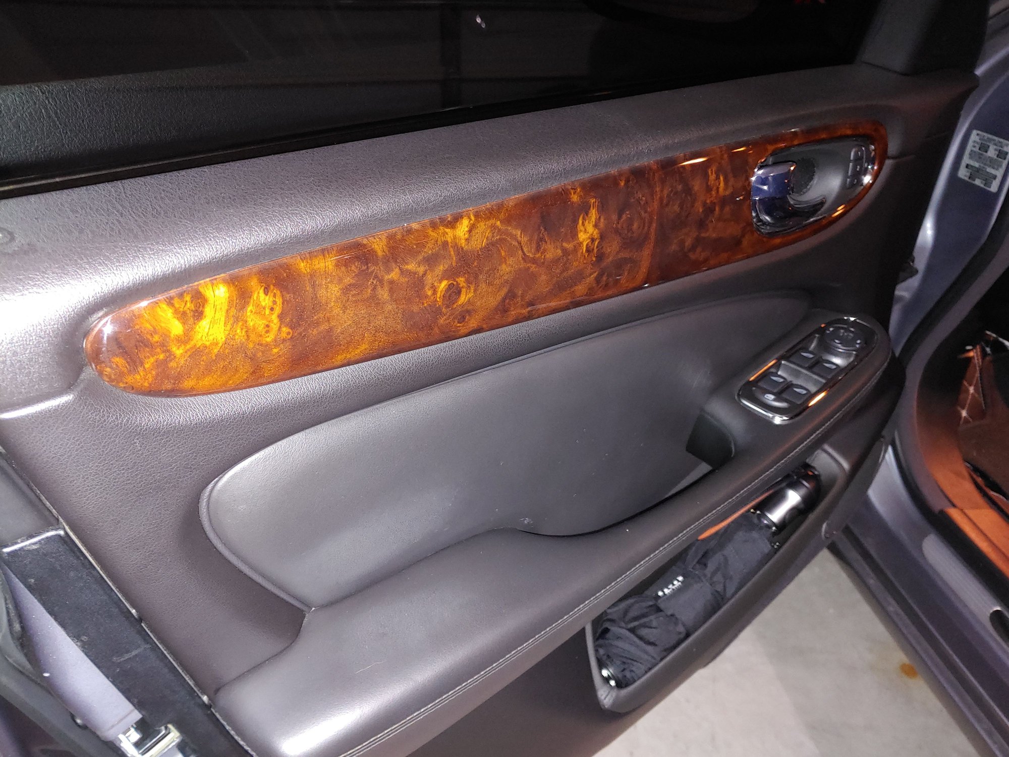 2008 Jaguar XJ8 - Super Clean 2008 XJ with Extras!! - Used - VIN SAJWA71B48SH28022 - 64,820 Miles - 8 cyl - 2WD - Automatic - Sedan - Gray - Severn, MD 21144, United States