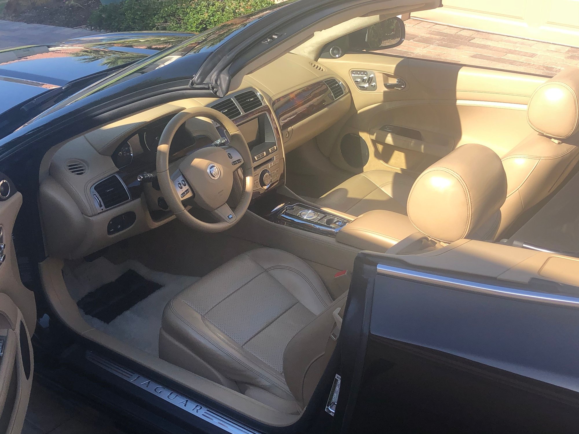 2011 Jaguar XKR - 2011 Jaguar XKR Convertible - Used - VIN SAJWA4ECXBMB42485 - 20,500 Miles - 8 cyl - 2WD - Automatic - Convertible - Black - La Quinta, CA 92253, United States