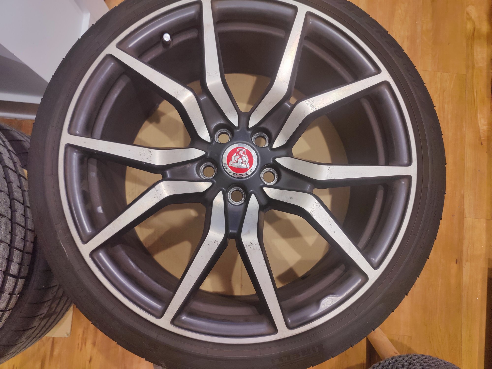 Wheels and Tires/Axles - F-TYPE SVR MAELSTROM Wheel - Used - 2014 to 2023 Jaguar F-Type - Chamblee, GA 30341, United States