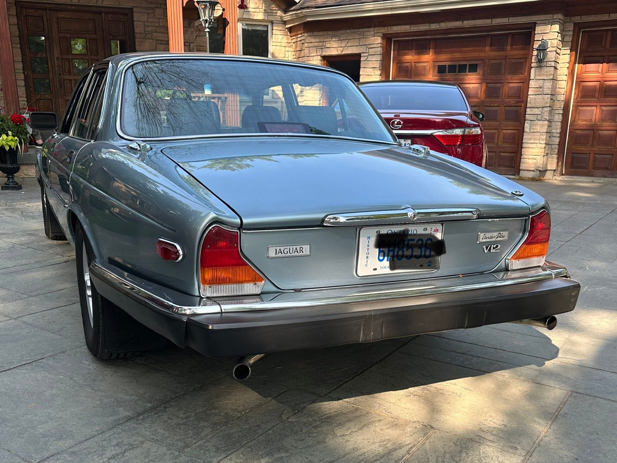 1990 Jaguar XJ12 - 1990 Jaguar Series III V12 Vanden Plas - Used - VIN SAJDL1845LC483446 - 12 cyl - 2WD - Automatic - Sedan - Blue - Hamilton, ON L0R1H2, Canada