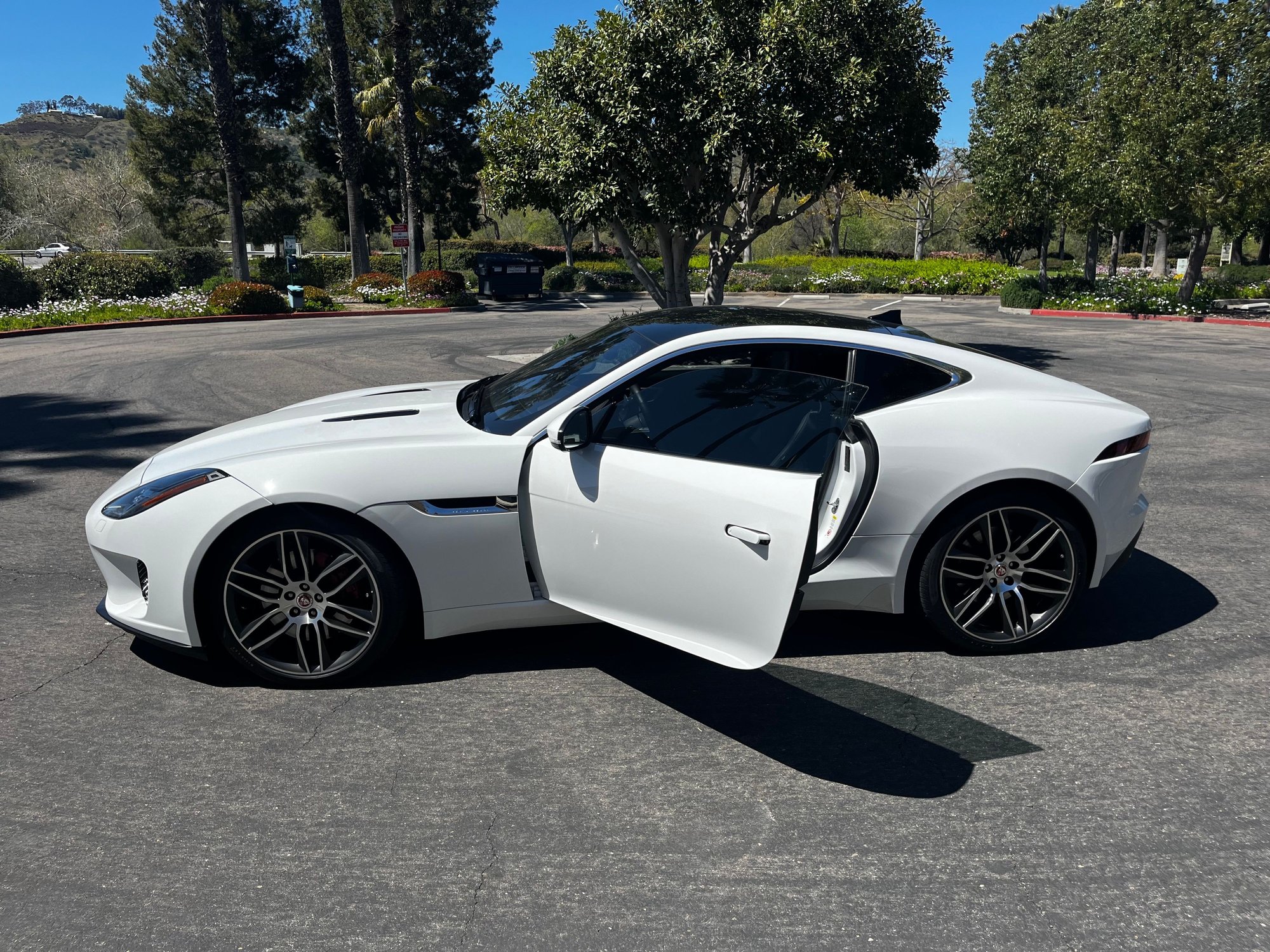 2020 Jaguar F-Type - 2020 F-Type P300 Coupe - Used - VIN SAJDD1GX3LCK68530 - 13,481 Miles - 4 cyl - 2WD - Automatic - Coupe - White - Fallbrook, CA 92028, United States