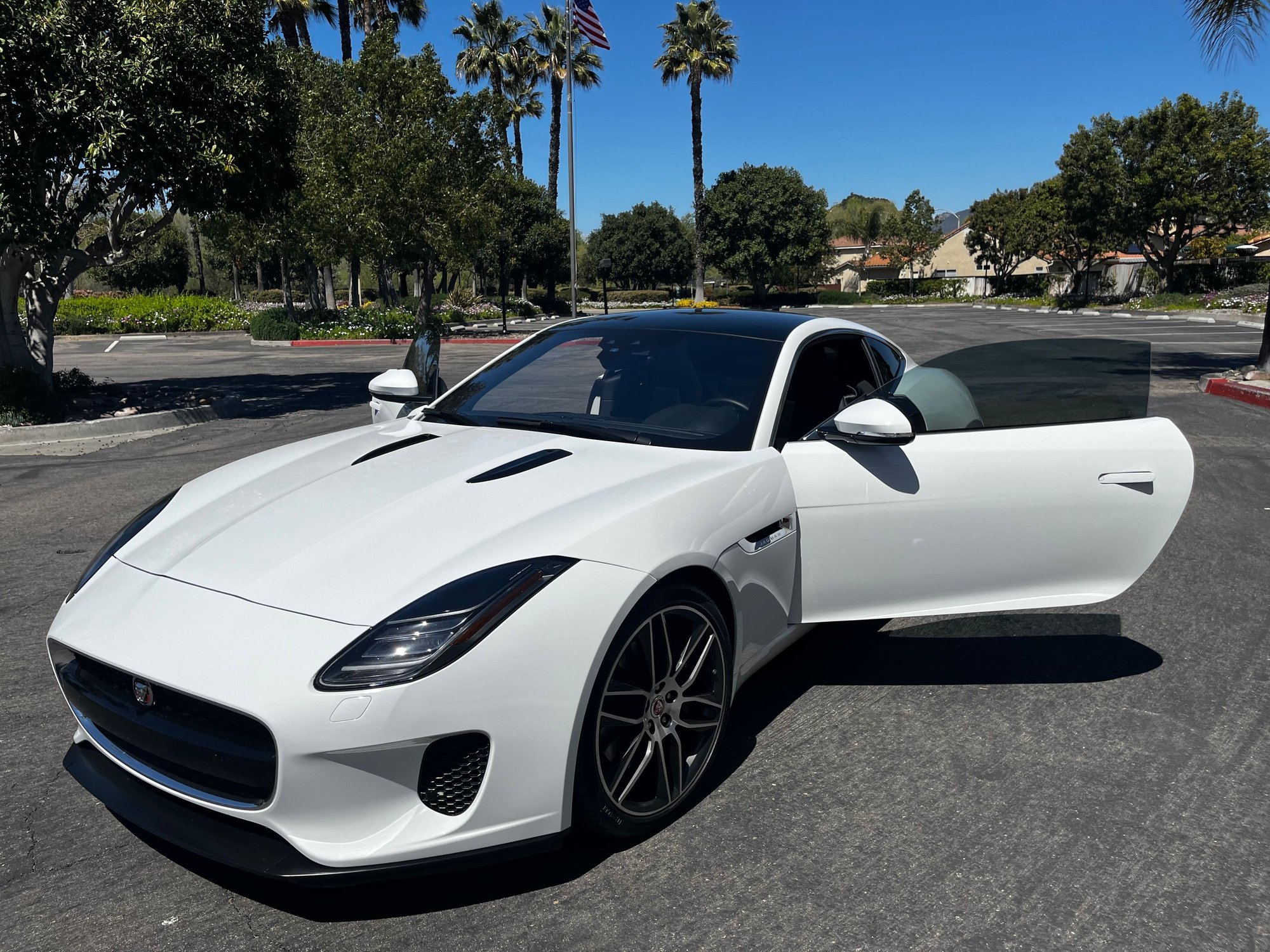 2020 Jaguar F-Type - 2020 F-Type P300 Coupe - Used - VIN SAJDD1GX3LCK68530 - 13,481 Miles - 4 cyl - 2WD - Automatic - Coupe - White - Fallbrook, CA 92028, United States