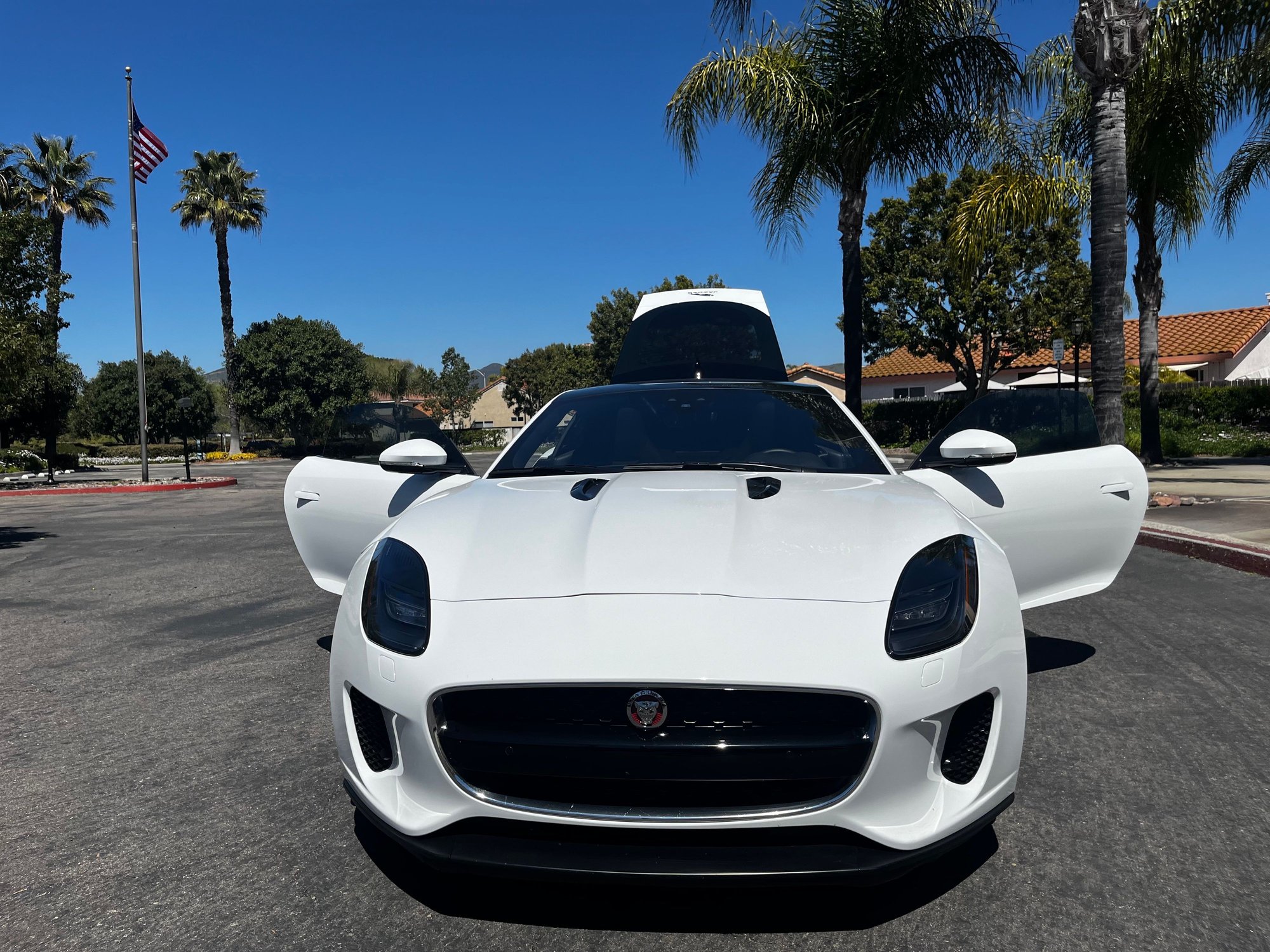 2020 Jaguar F-Type - 2020 F-Type P300 Coupe - Used - VIN SAJDD1GX3LCK68530 - 13,481 Miles - 4 cyl - 2WD - Automatic - Coupe - White - Fallbrook, CA 92028, United States