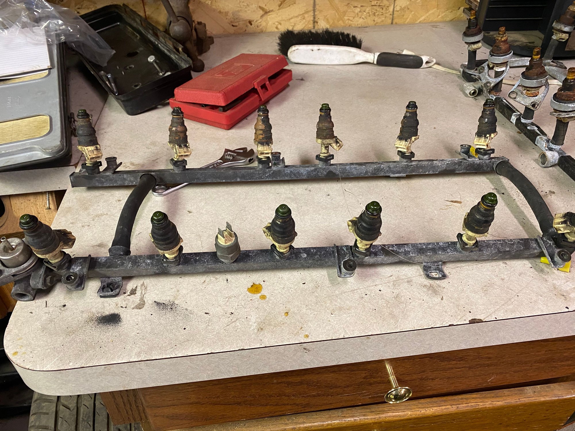 Engine - Intake/Fuel - 1994 xj12 fuel rail, remaining body parts - Used - 1993 to 1994 Jaguar XJ12 - Michigan City, IN 46360, United States