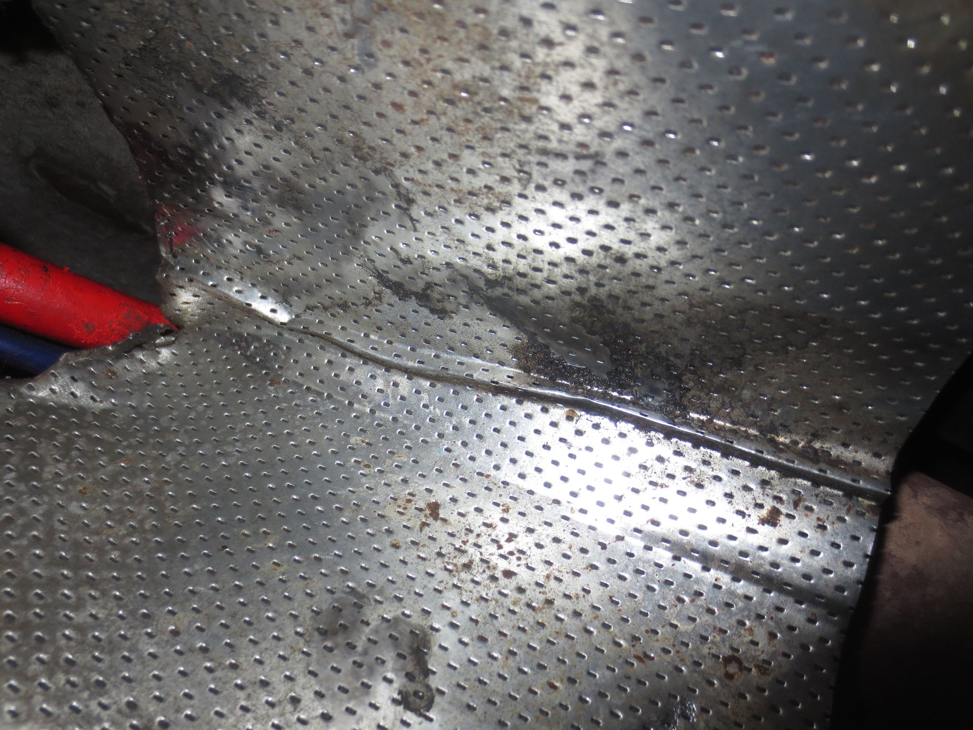 Better shot of the top of the heatshield arch