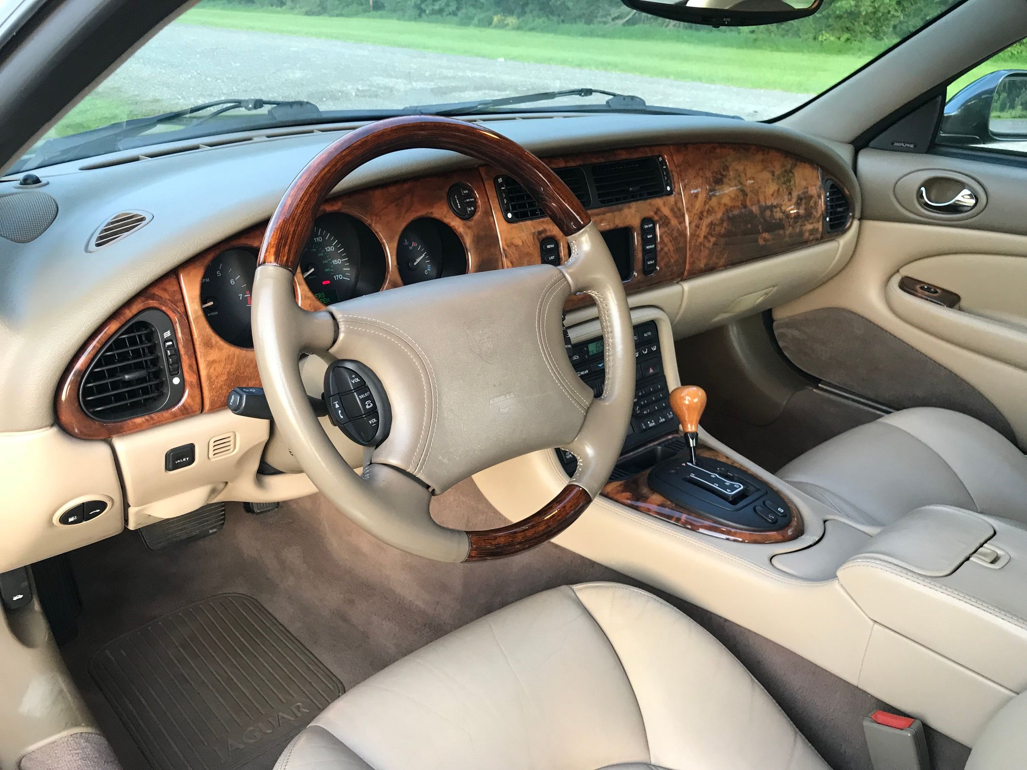 2000 Jaguar XK8 - 2000 brg xk8 - New - VIN SAJJA41C0YNA06028 - 62,000 Miles - 8 cyl - 2WD - Automatic - Coupe - Berwyn, PA 19312, United States