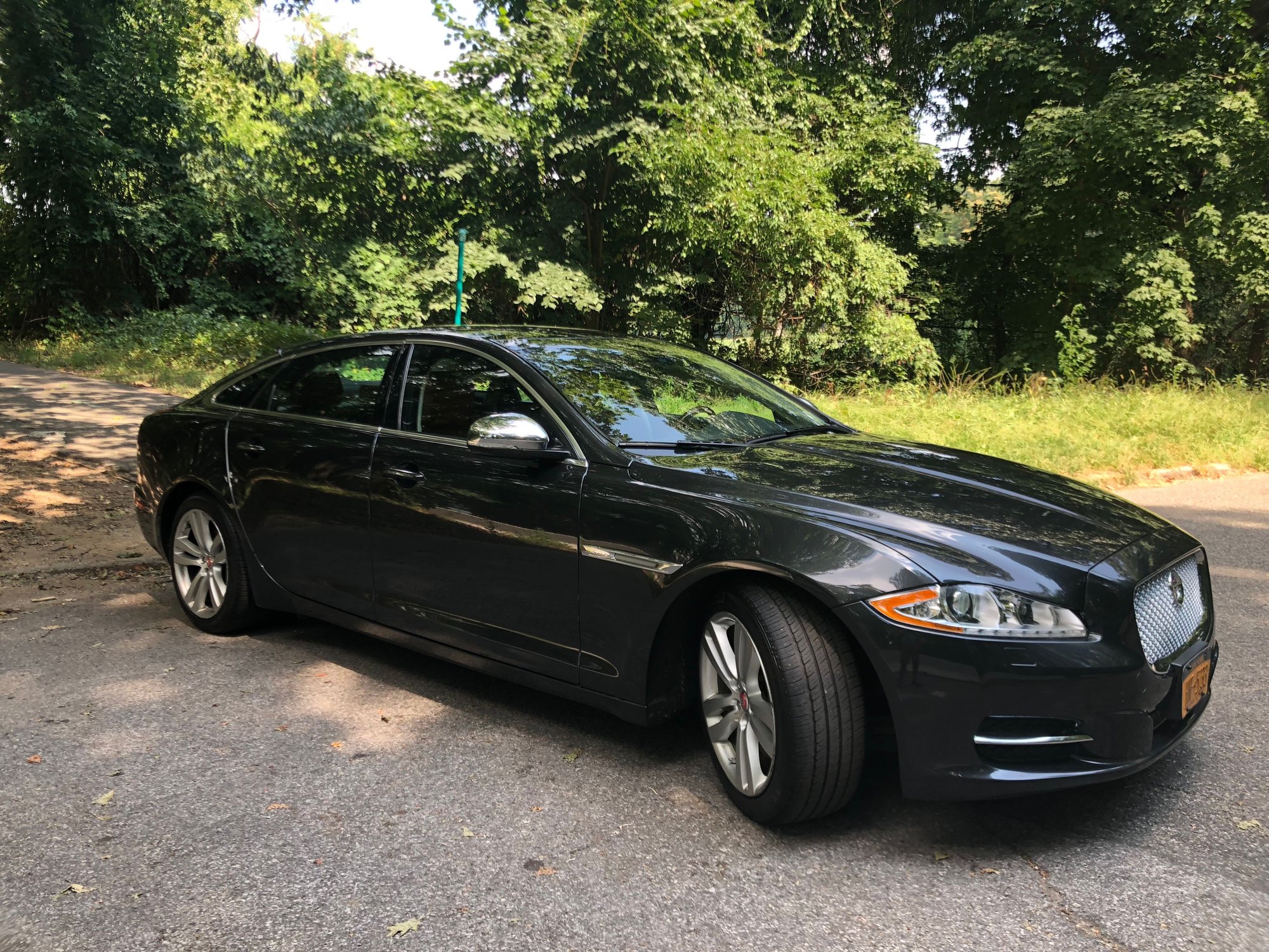 2014 Jaguar XJ - ***2014 Jaguar XJ-L Portfolio AWD *** - Used - VIN SAJWJ2GD0E8V71736 - 80,000 Miles - 6 cyl - AWD - Automatic - Sedan - Gray - Woodhaven, NY 11421, United States