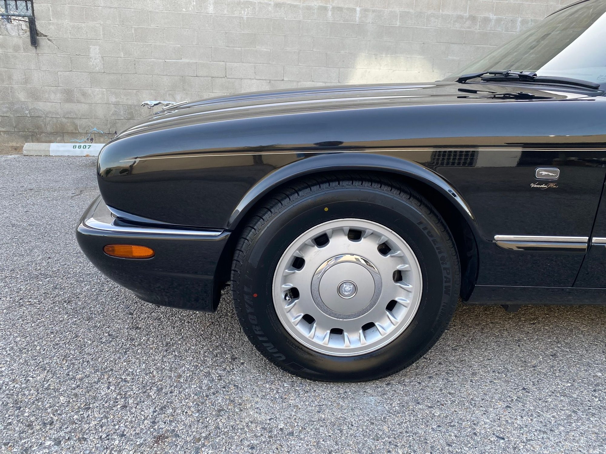1998 Jaguar Vanden Plas - Super Clean 1998 XJ8 VDP - Used - VIN SAJKX624XWC842389 - 105,000 Miles - 8 cyl - 2WD - Automatic - Sedan - Black - Northridge, CA 91324, United States