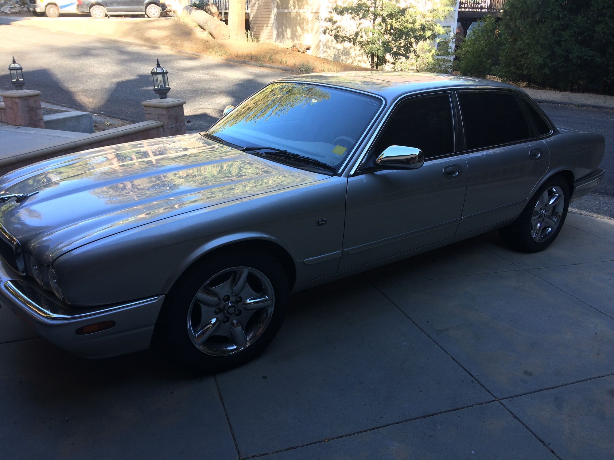 1998 Jaguar XJ8 - 98 XJ8, beautiful car Lo Lo Miles 38,400 - Used - VIN 2G1FP32P4T2108389 - 38,400 Miles - 8 cyl - 2WD - Automatic - Sedan - Silver - Blue Jay, CA 92317, United States
