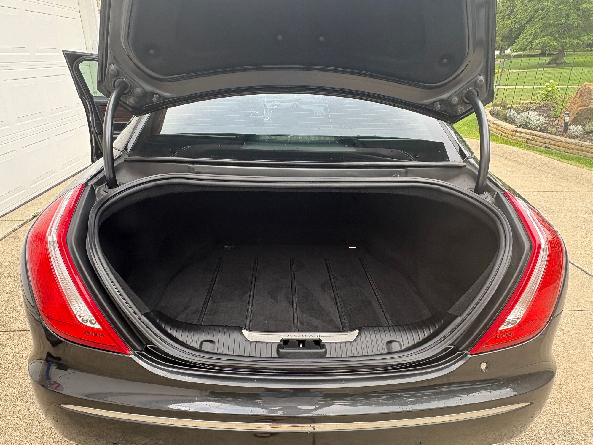 2012 Jaguar XJ - 2012 Jaguar XJL Portfolio - Used - VIN SAJWA2GB5CLV29474 - 86,000 Miles - 8 cyl - 2WD - Automatic - Sedan - Gray - Cleveland, OH 44101, United States