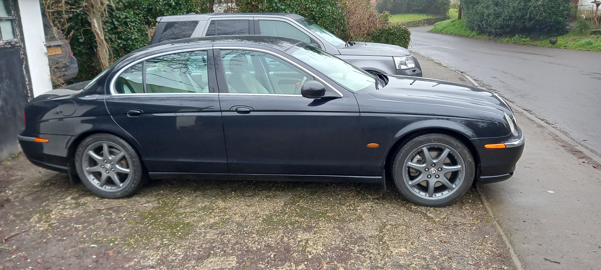 2003 Jaguar S-Type - S Type 4.2 V8 - Used - VIN SAJAC01R03HM90021 - 8 cyl - 2WD - Automatic - Sedan - Black - Marlborough SN8 3D, United Kingdom