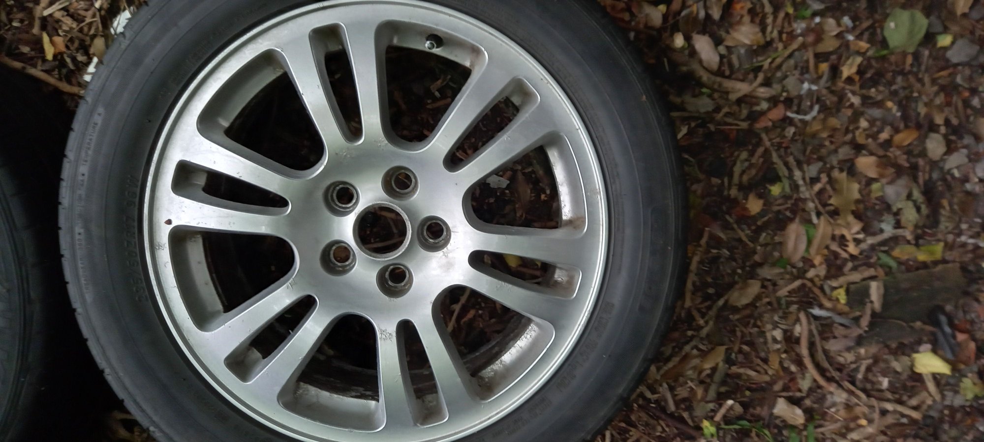 Wheels and Tires/Axles - UK 2003 S Type V8 wheels and tyres. - Used - 2003 to 2004 Jaguar S-Type - Marlborough SN8 3D, United Kingdom