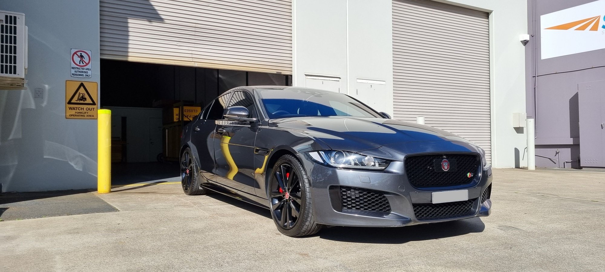 2018 Jaguar XE - 2018 Jaguar XE-S - Used - VIN sajab4av2jcp37704 - 115,000 Miles - 6 cyl - 2WD - Automatic - Sedan - Gray - Newcastle, Australia