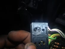 Auto electrician on the car and attach is the state of the switch connector
