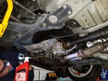 Easy access to transfer case