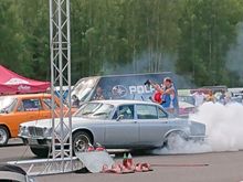 This old lump XJ with 392 Hemi drove 12.3/189 today. Some massive pro style long burnouts. I hope we have match race after a few weeks....