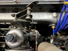 Linkage fitted to front carb, the only way round it will fit