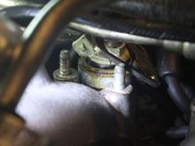 The Oily substance seems to start at the Top of the Rim of the Injector