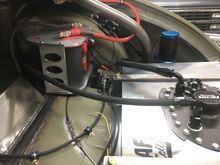 Auxiliary ground system sits between the battery and fuel cell 