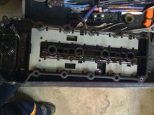 2009 4 28 (1) Valve Cover Driver Side
Leaky valve covers being fixed
No oil sludge or deposits