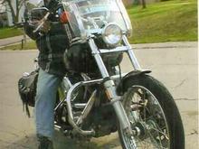Rick on '89 FXSTWG - hot lookin', but hurt my back to ride it on a raod trip.  Got it between my 1985 FXRT and my (current) 2002 FLSTS.