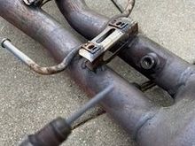 sensor penetrates more than half diameter into the pipe