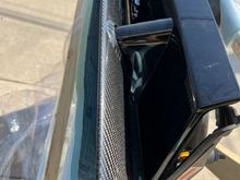 The hatch arrived with the wing in the closed position. In this position, the wing cannot be removed, causing the issue that started this thread.