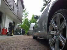 Here you can better see the silver chrome paint on the rims