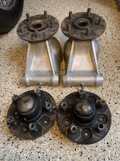 Wheels and Tires/Axles - E Type Hub Carriers and 5-bolt Wheel Hubs - Used - 1971 to 1974 Jaguar XKE - Indianapolis, IN 46250, United States