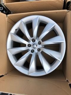 Wheels and Tires/Axles - 20" set of Factory Turbine 10 spoke Silver wheels for F-Type - Used - 2014 to 2018 Jaguar F-Type - Markham, ON M1H 1H, Canada