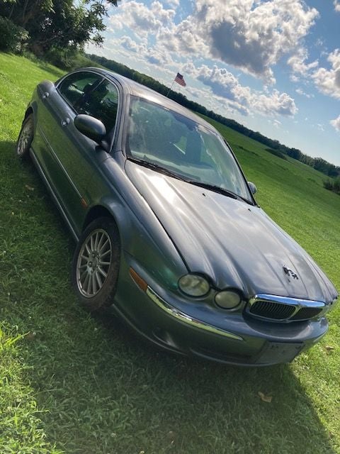 2003 Jaguar X-Type - 2003 Jaguar XType Project or parts car - Used - VIN SAJEA51D53XD39628 - 133,587 Miles - 6 cyl - AWD - Automatic - Sedan - Gray - Albion, NY 14411, United States