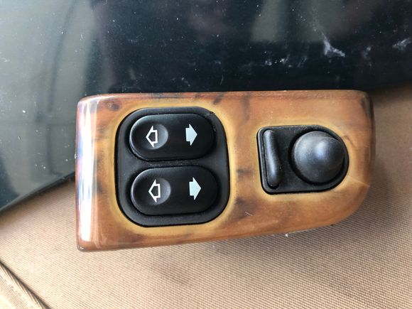 Drivers side widow/mirror switch 