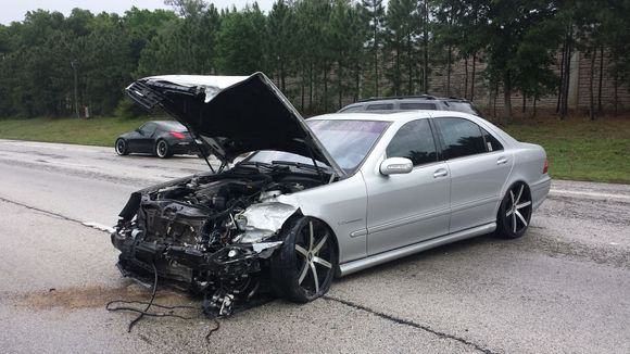 Makes me wanna cry everytime I look at these crashed pics.