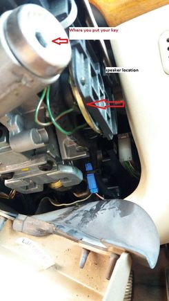 The edge of speaker can be seen