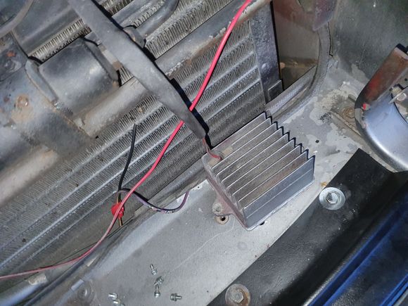 (Not sure what the previous owner had in mind with all those wires)