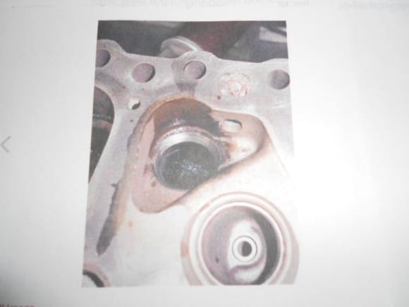 very old GM chamber, shows small hi swirl that burned up many ex. valves just like HE engines did.
 