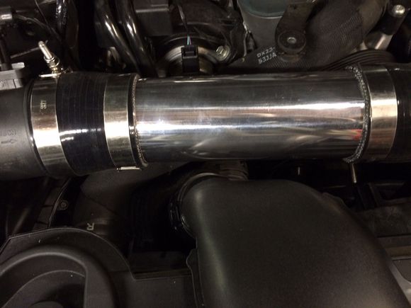 Plenty of room, not a single spot where the pipes, clamps, or silicone are touching.