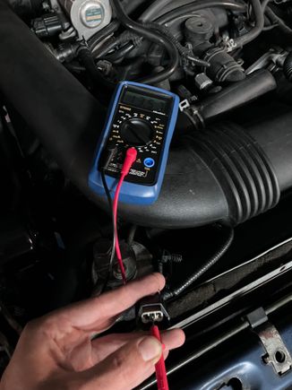 Full battery power at center pin