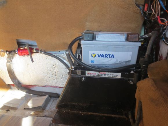plenty of room for a D15 sized Varta
