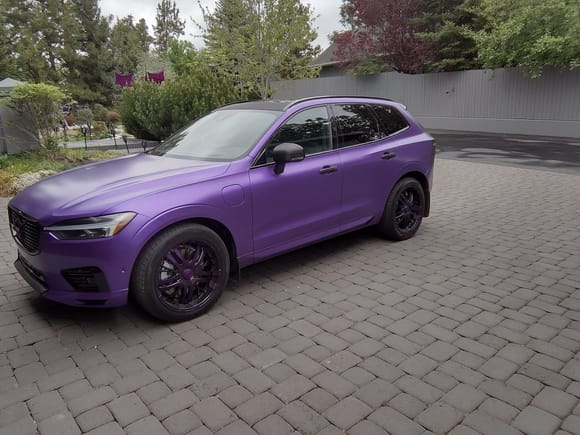 This is the XC-60 custom painted wheels and purple wrap.  