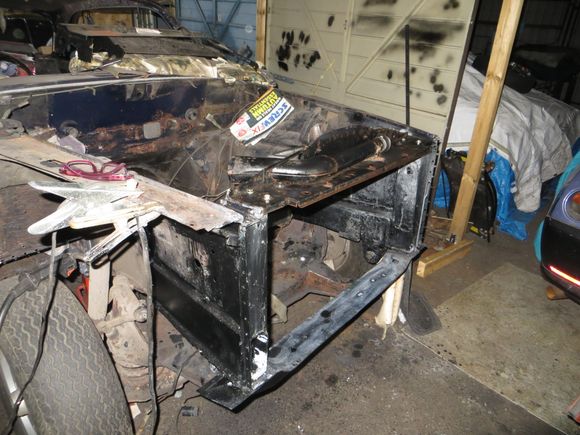 Top cross member from donor xj6 fitted to brace.