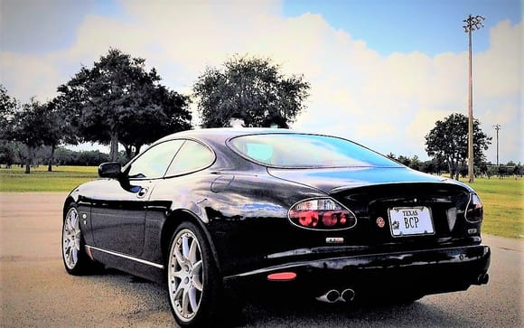       2005 Jaguar XKR Coupe - Onyx/Ivory
            20" BBS "Monteal" Wheels 
         "Victory Edition" LED Tail Lights