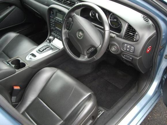 S Type Sport interior - aluminium trim.