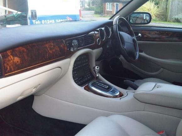 alloy gear knob and gear trim to match the instrument rings